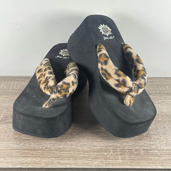 Y2K Yellow Box Leopard Print Platform Flip Flops - Size 7 - Picture 4 of 5